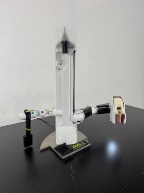 Andrew Alliance Robot Arm for Precise Laboratory Automation with Articulated Joints and Gripper-cover