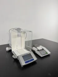 Mettler Toledo XS104 Analytical Balance with Draft Shield and Integrated Printer, 2 of 8