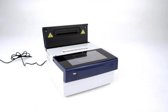 Qiagen ESEQuant LR3 Lateral Flow Fluorescence and Colorimetric Reader-cover