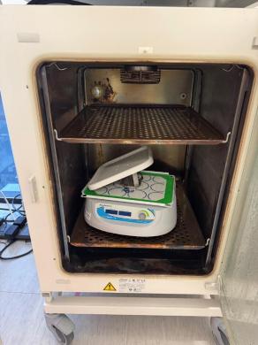 Thermo HERAcell 150i CO2 Incubator-cover