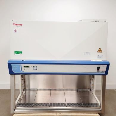 Thermo Scientific Safe 2020 Class 2 Safety Cabinet S2020 1.5 + Stand-cover