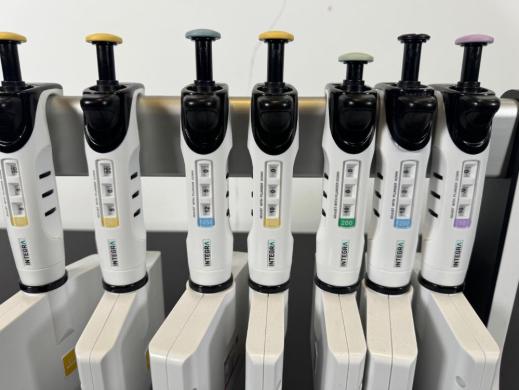 INTEGRA Biosciences Manual Multichannel Pipettes Set of 7 with Stand-cover