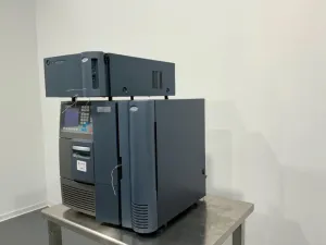 Waters Alliance e2695 with 2489 UV/Visible detector HPLC, 2 of 4