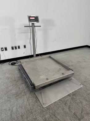 Minebea Intec Combics 1 CAIS1-U Industrial Floor Scale with Digital Indicator-cover