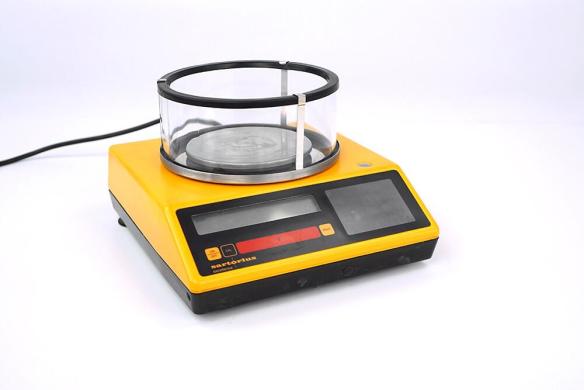 Sartorius Excellence E1200S Precision Balance with Windshield, 1200 g x 0.1 g-cover
