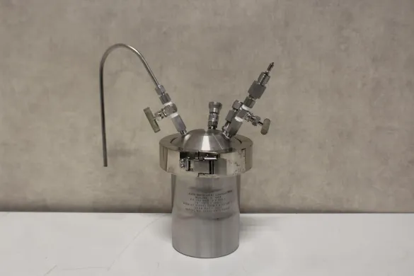 Parr Instrument Company Model 4635 Cell Disruption Vessel, 920 mL, High-Pressure Nitrogen Decompression