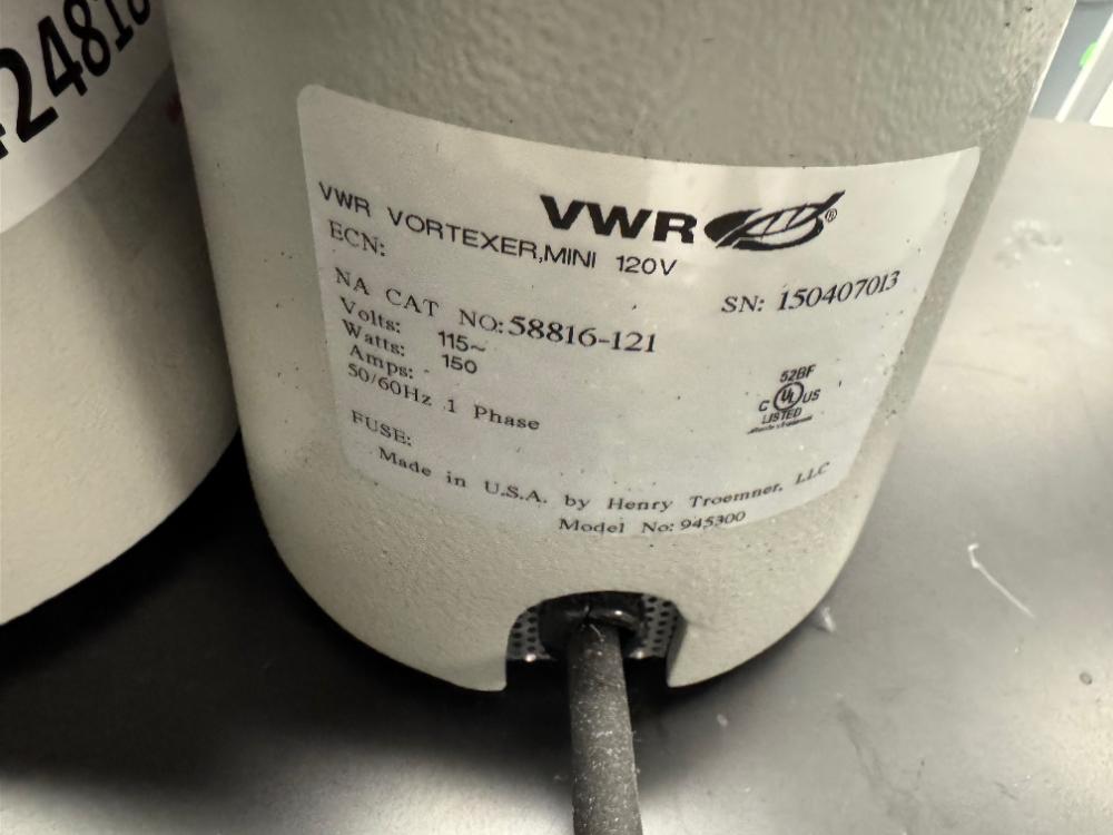 VWR Analog Vortex Mixer Model 945300 with Analog Speed Control and Rubber Platform