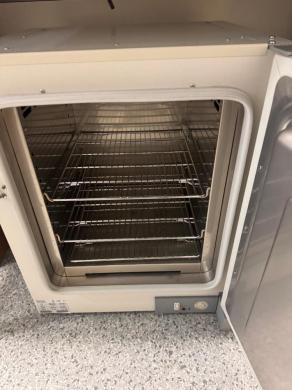 Thermo Heraeus Function Line Lab Oven-cover