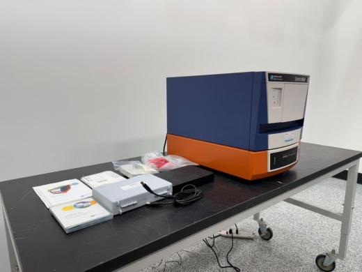 Molecular Devices SpectraMax i3 Multi-Mode Microplate Reader with MiniMax 300 Imaging Cytometer-cover