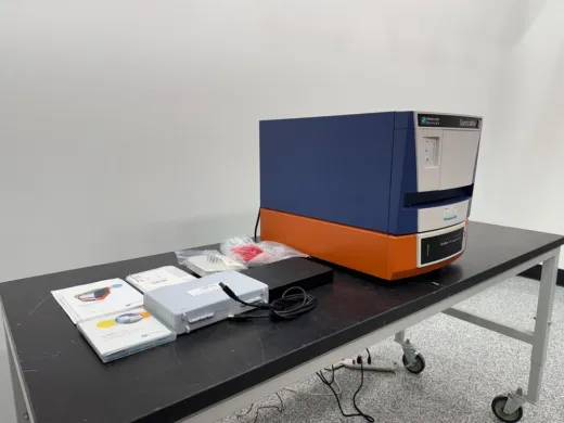 Molecular Devices SpectraMax i3 Multi-Mode Microplate Reader with MiniMax 300 Imaging Cytometer