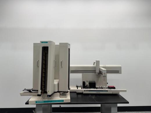 Beckman Coulter Biomek 2000 Automation Workstation with Stacker Carousel-cover