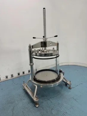 Millipore QuikScale 630 Manual Compression Preparative Chromatography Column