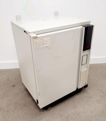 Sanyo MCO-175 CO2 Incubator Lab-cover