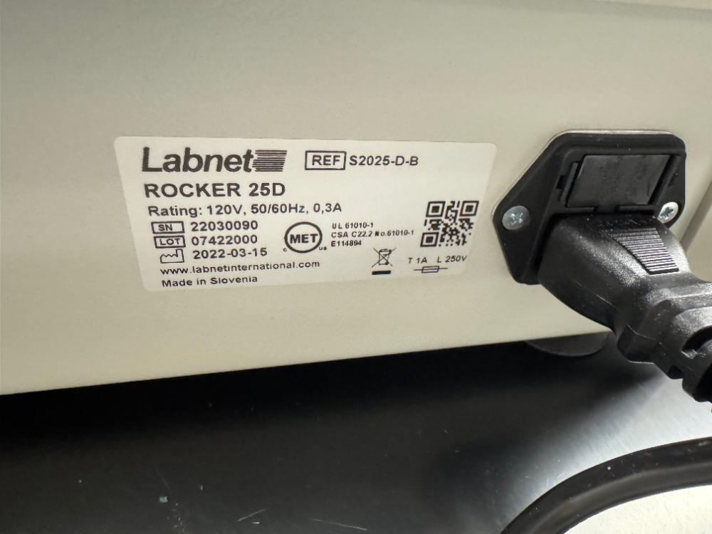 Labnet Rocker 25 Platform Rocker for Gentle Sample Mixing and Rocking