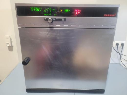 Memmert INE 500 incubator / oven with natural convection 70°C-cover