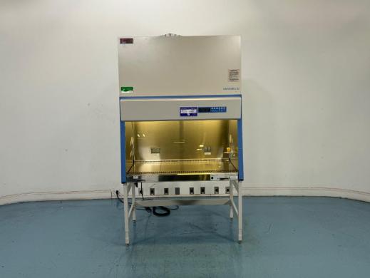 Thermo 1300 A2 4' Class II Biosafety Cabinet for Sterile Laboratory Work-cover