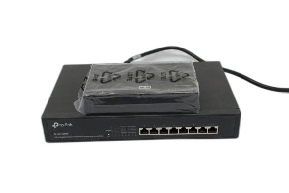 TP-Link TL-SG1008MP MIL-S800i-v2 8-Port Gigabit Desktop Network Switch-cover