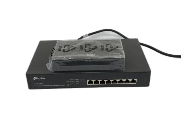 TP-Link TL-SG1008MP MIL-S800i-v2 8-Port Gigabit Desktop Network Switch
