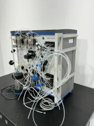 GE Healthcare AKTAcrossflow Ultrafiltration System for Bioprocessing and Pilot-Scale Applications, 2 of 4