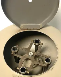 IEC Clinical CL Bench-model Centrifuge with 213 Swing-out Rotor and Accessories (4 x 15mL), 2 of 8