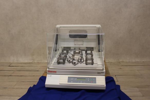 Thermo Forma 420 Shaking Incubator-cover