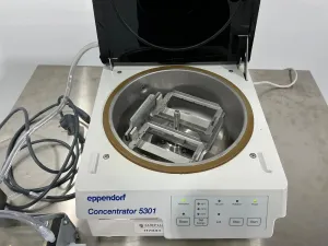 Eppendorf 5301 Vacuum Concentrator for Sample Evaporation, 3 of 4