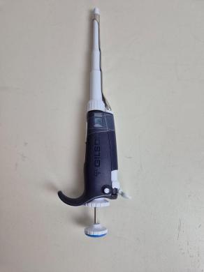 Gilson PIPETMAN L P1000L Single Channel Pipette 100-1000 µL, Blue-cover