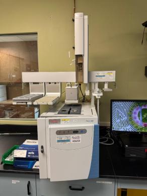 Thermo Scientific Trace 1300 Series Gas Chromatography System with Autosampler-cover