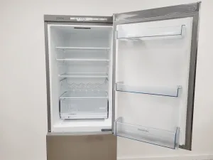 Siemens KG33VVIEAG/03 Laboratory Fridge Freezer for Sample and Biomedical Storage, 10 of 13