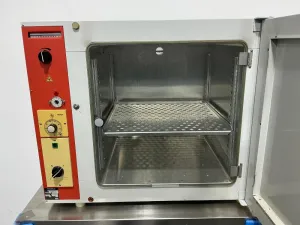 Heraeus B5050E Laboratory Drying Oven with Stainless Steel Interior and Adjustable Shelving, 4 of 4