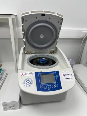 Sigma 1-16K Laboratory Centrifuge with Digital Control Panel-cover
