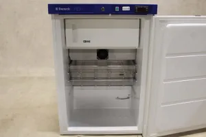Dometic MR 100 E Laboratory Refrigerator with Freezer, 3 of 3