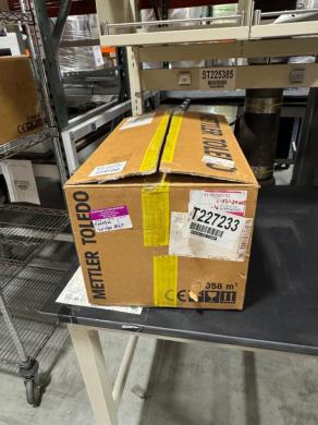 Mettler Toledo Balance XSR 10001S Digital Scale-cover