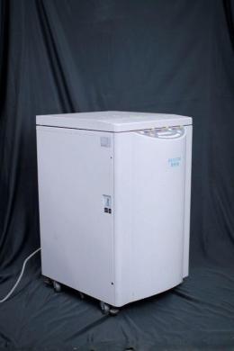 Kubota 5910 Universal Refrigerated Centrifuge with Swing Rotor ST-720-cover