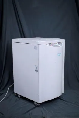 Kubota 5910 Universal Refrigerated Centrifuge with Swing Rotor ST-720