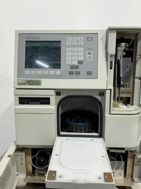 Waters Alliance 2695 High-Performance Liquid Chromatography (HPLC) System-cover