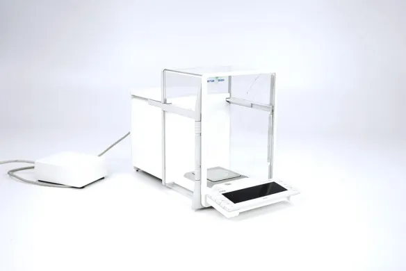 Mettler Toledo AT400 Analytical Balance, 405 g Capacity, 0.1 mg Readability, FACT Calibration