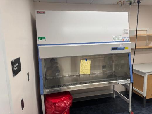 Thermo 1300 Series A2 6' BioSafety Cabinet-cover