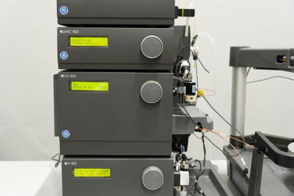 Äkta Purifier Fast Protein Liquid Chromatography (FPLC) System-cover