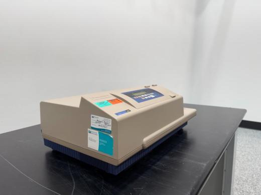 Molecular Devices SpectraMax M3 Microplate Reader-cover