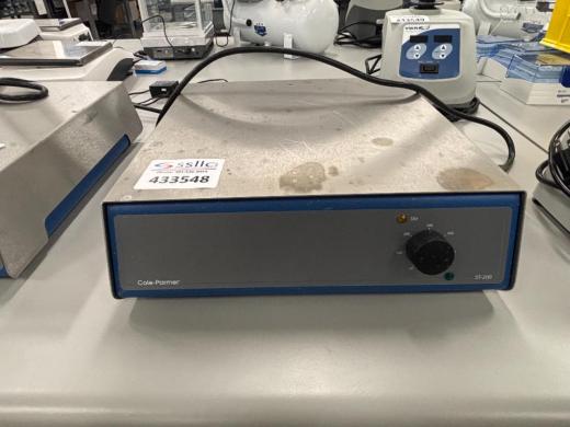 Cole-Parmer Analog Benchtop Magnetic Stirrer Model 04807-75 with Manual Speed Control-cover