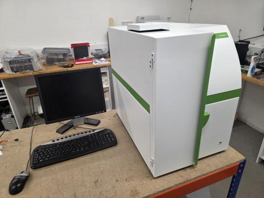 PerkinElmer MicroBeta® TriLux Model 2450-0120 12 Detector 96/384 Well System-cover