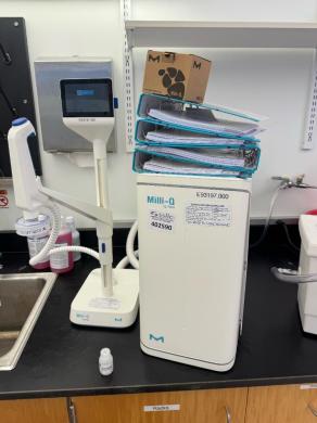 Millipore Milli-Q IQ 7000 Ultrapure Water Purification System for Laboratory Use-cover