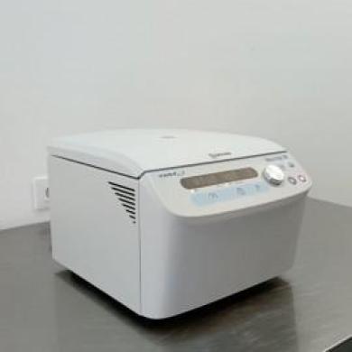 VWR Micro Star 30 Centrifuge-cover