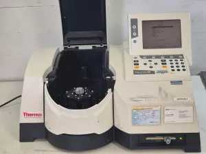 Thermo Scientific Evolution 300 Double-Beam UV-Visible Spectrophotometer, 4 of 12