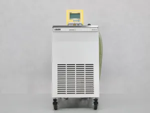 Lauda RE210 Refrigerated Water Bath for Precise Temperature Control, 2 of 4