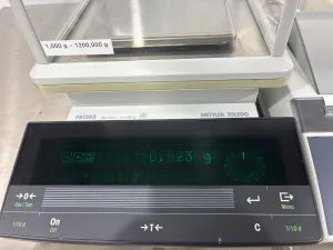 Mettler Toledo PR1203 Analytical Balance with Integrated LC-P43 Printer, 3 of 4