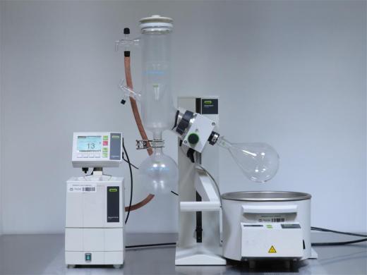Buchi R-100 Rotary Evaporator System with Digital Heating Bath and Vacuum Pump-cover