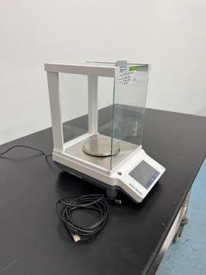 Mettler Toledo ME103TE Analytical Balance-cover