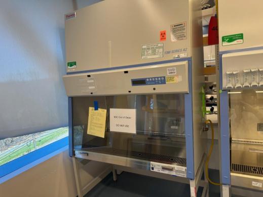 Thermo 1300 Series A2 4' BioSafety Cabinet-cover